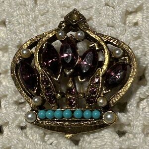 Elegant Gold and Purple Crown Brooch